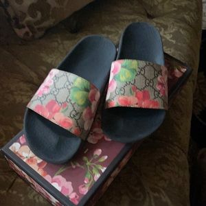 Women Gucci slides 7